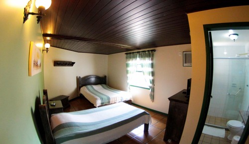 Habitación triple (1 Double bed + 1 Single bed)