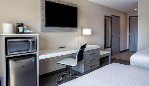 Habitación estándar, 2 camas de matrimonio, accesible para personas con discapacidad (Mobility)