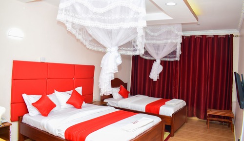 Habitación superior con 1 cama doble o 2 individuales, 1 cama doble, no fumadores