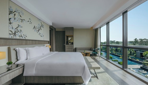 Suite, vistas a la piscina (Verandah)