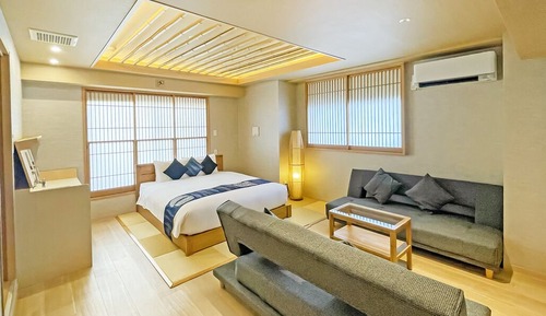 Suite estudio (Queen with Spa Bath)