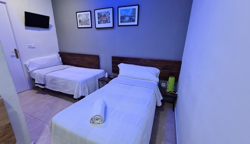 Habitación con 2 camas individuales