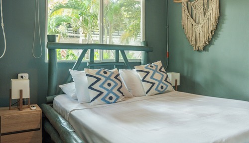 Standard Single Room, 1 Queen Bed