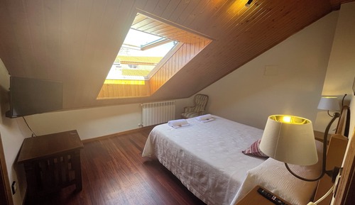 Habitación estándar doble, 1 cama doble, vistas al complejo turístico, en una planta alta