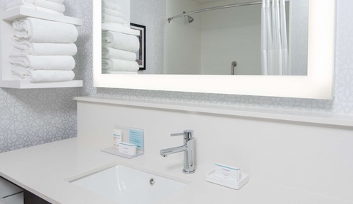 Habitación, 2 camas de matrimonio, accesible para personas con discapacidad (Hearing)