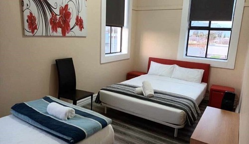 Habitación triple económica, no fumadores, baño compartido