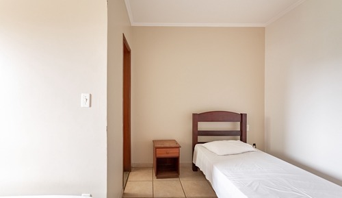 Habitación con 2 camas individuales