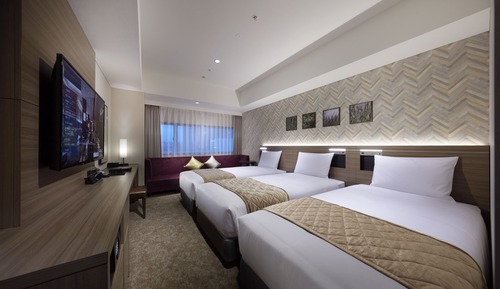 Habitación, no fumadores (Run of the house, CI 8PM-, CO 9AM)