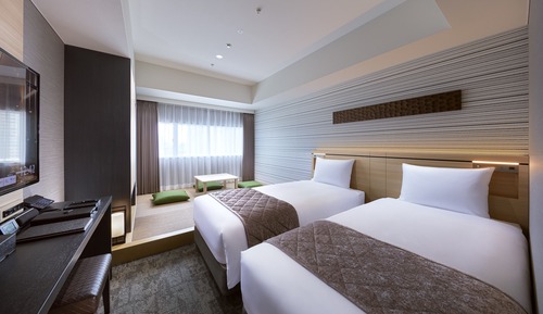 Habitación, no fumadores (Run of the house, CI 8PM-, CO 9AM)