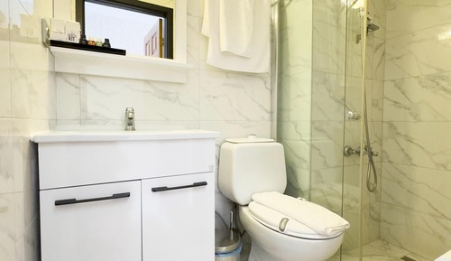 Standard Oda , Kara Manzarali