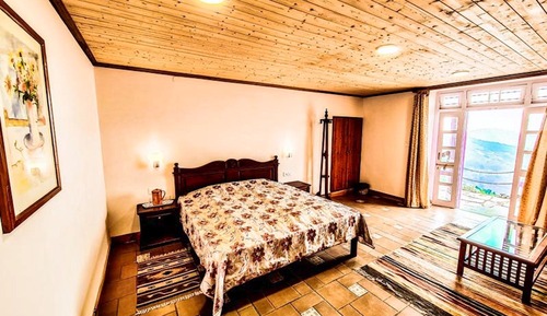 Retreat Room with Mountain View