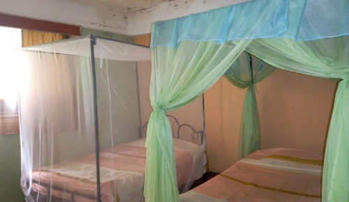 Habitación con 2 camas individuales