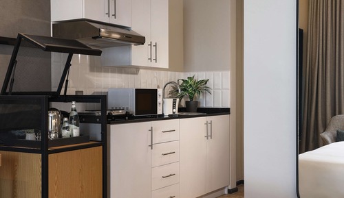 Estudio, cocina básica (Clarity)