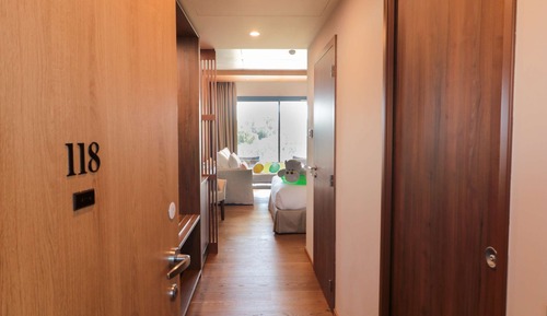Habitación Deluxe, varias camas, balcón, vistas al mar