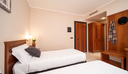 Habitación superior con 2 camas individuales