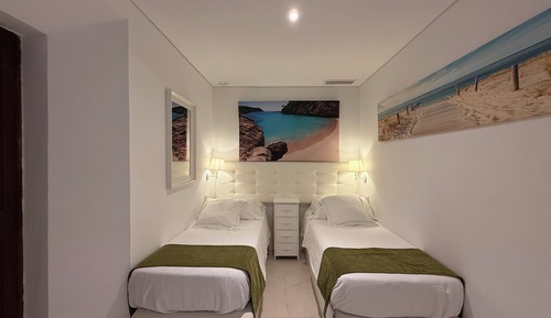 Habitación económica con 2 camas individuales