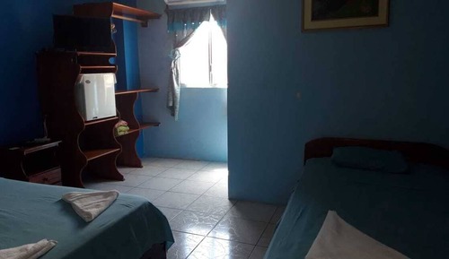 Habitación triple, baño privado
