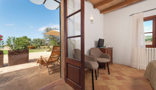 Habitación básica con 1 cama doble o 2 individuales (Sa Piscina)
