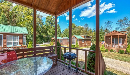 Cabaña panorámica, baño privado, vistas a la montaña (Thunder Road)