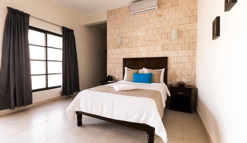 Habitación superior, 1 cama de matrimonio, vistas a la piscina