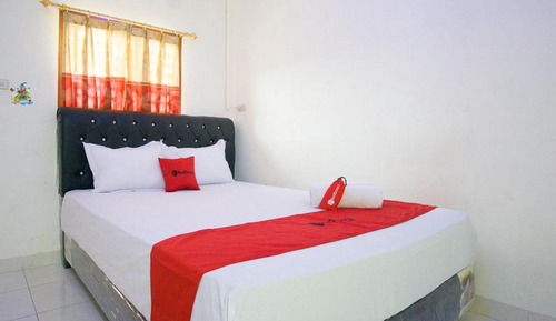 Habitación doble (RedDoorz)