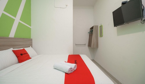 Habitación doble (RedDoorz)