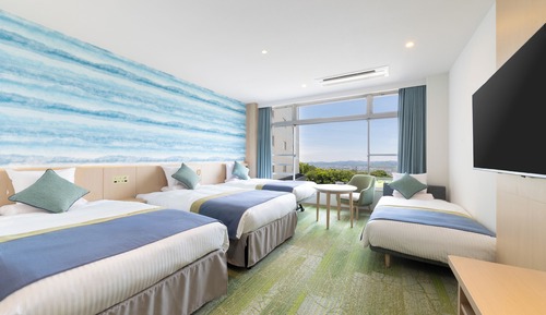 Habitación cuádruple Deluxe, no fumadores (with Private Bathroom, Forest View)