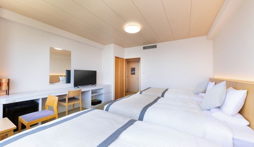 Habitación triple estándar, no fumadores, vistas al mar (With toilet)