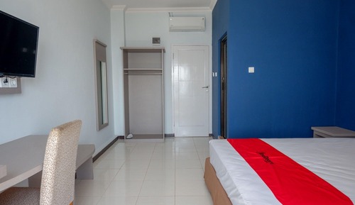 Habitación Premium (RedDoorz)