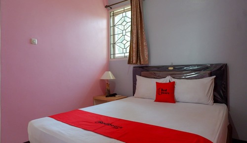 Habitación doble (RedDoorz)