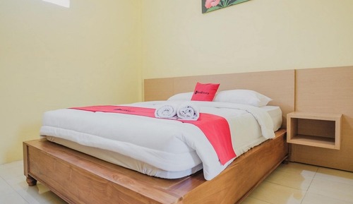 Habitación doble (RedDoorz)