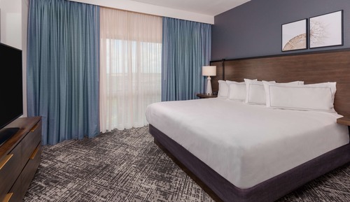 Suite, 1 cama de matrimonio grande (Boardroom, 2 Rooms)