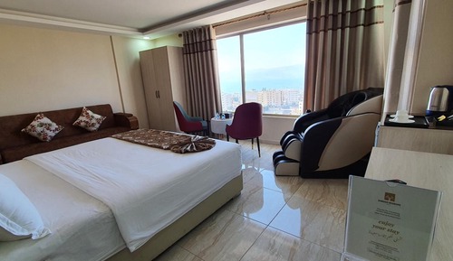 Habitación junior, 1 cama de matrimonio grande con sofá cama, vistas al mar
