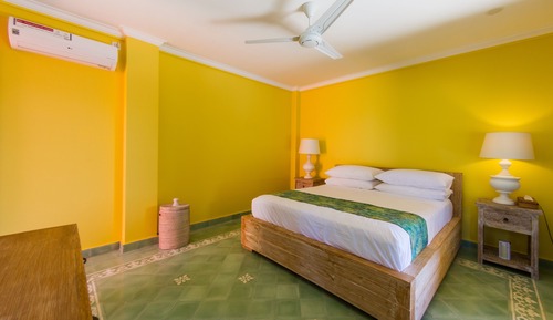 Villa, 1 habitación, piscina privada, frente a la playa (Makara)