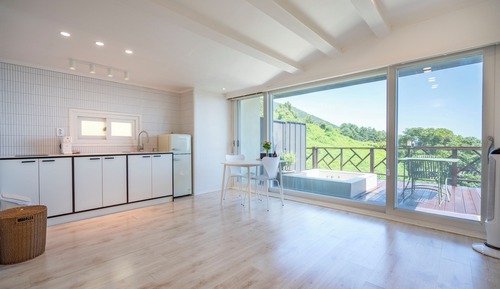 Habitación (Fourth)
