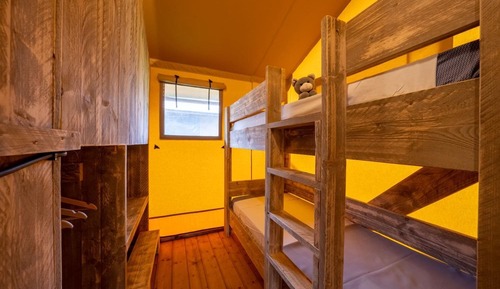 Tienda, 2 habitaciones