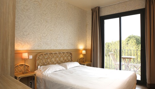 Habitación superior con 2 camas individuales, vistas al valle