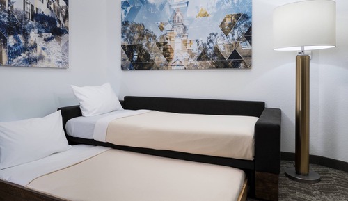 Suite, 1 cama de matrimonio grande (Mobility Accessible, Tub)