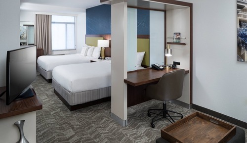 Suite, 2 camas de matrimonio (Mobility Accessible, Tub)