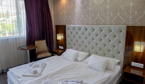 Habitación superior con 1 cama doble o 2 individuales