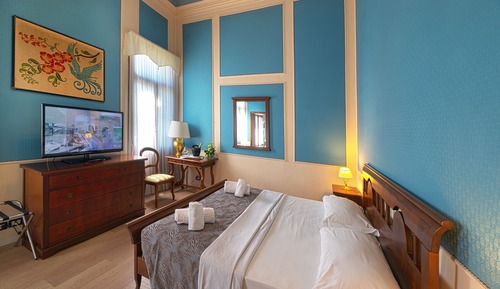 Habitación Deluxe, 1 cama de matrimonio, baño privado, vistas al jardín