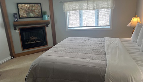 Suite (Windham, 1 Queen Bed)