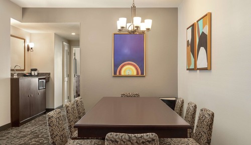 Suite, 1 cama de matrimonio grande con sofá cama, accesible para personas con discapacidad (Hearing)