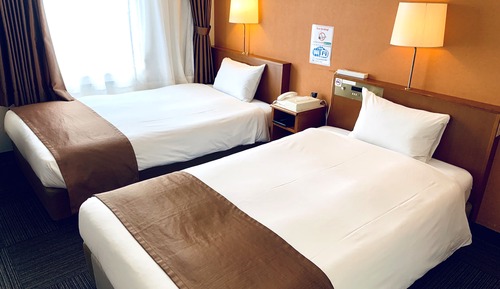 Habitación estándar con 2 camas individuales, no fumadores (24 hours Stay / check-in after 12pm)