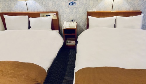 Habitación estándar con 2 camas individuales, 2 camas dobles (24h Stay, check-in after 12pm)