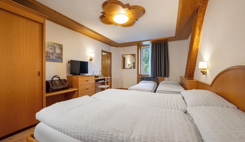 Habitación cuádruple clásica, vistas a la montaña