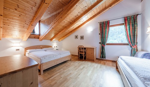 Habitación triple clásica, vistas a la montaña (House Lisetta)