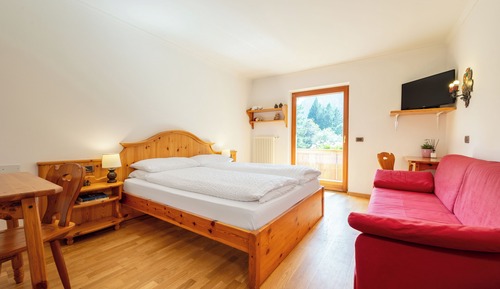 Habitación triple Confort, balcón, vistas a la montaña (House Lisetta)