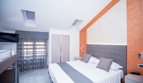 Habitación cuádruple estándar