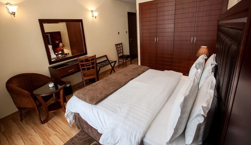 Superior One Bedroom Apartment